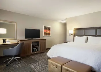 Hampton Inn & Suites Minooka hotel thumbnail 6