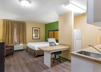Extended Stay America Suites Kansas City Airport hotel thumbnail 6