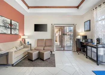 Best Western Desert Winds hotel thumbnail 2