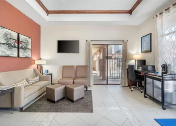 Best Western Desert Winds hotel thumbnail 2