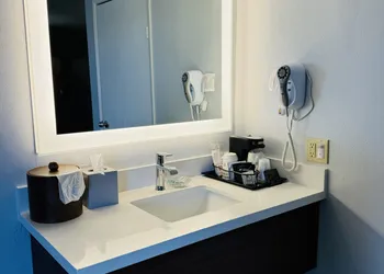 Best Western Desert Winds hotel thumbnail 6
