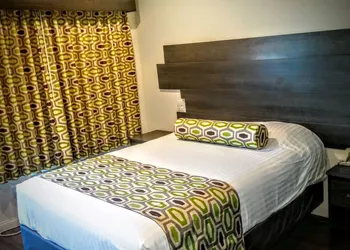 Jewel City Inn hotel thumbnail 3