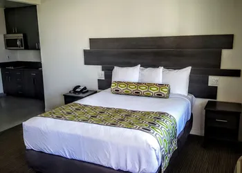 Jewel City Inn hotel thumbnail 4