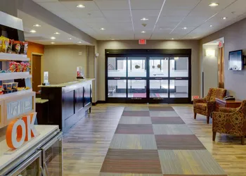 Hampton Inn Chickasha hotel thumbnail 2