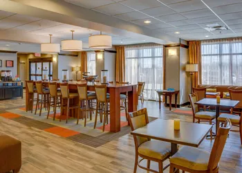 Hampton Inn Chickasha hotel thumbnail 3