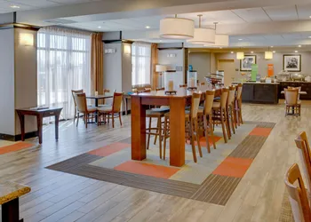 Hampton Inn Chickasha hotel thumbnail 4