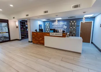 Hampton Inn & Suites Denton hotel thumbnail 2