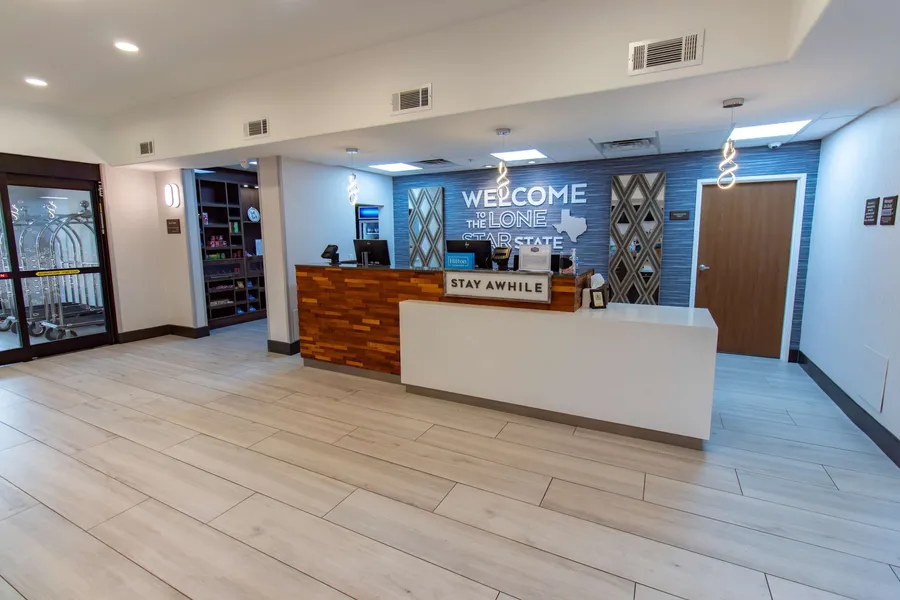 Hampton Inn & Suites Denton hotel detail image 2
