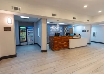 Hampton Inn & Suites Denton hotel thumbnail 3