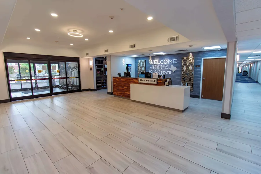 Hampton Inn & Suites Denton hotel detail image 6