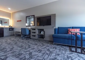 Hampton Inn & Suites Denton hotel thumbnail 7