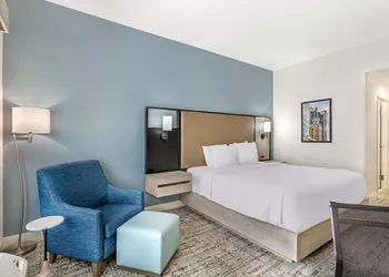 Best Western Plus Airport Inn & Suites hotel thumbnail 8