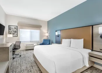 Best Western Plus Airport Inn & Suites hotel thumbnail 7