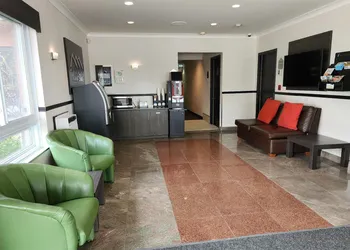 Ramada by Wyndham Laval hotel thumbnail 4