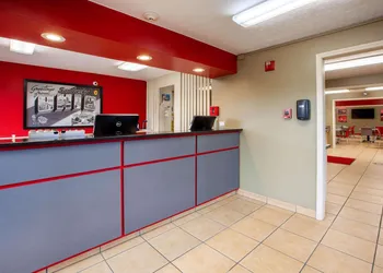 Super 8 by Wyndham Sandusky hotel thumbnail 2
