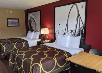 Super 8 by Wyndham Sandusky hotel thumbnail 4