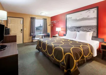 Super 8 by Wyndham Sandusky hotel thumbnail 7