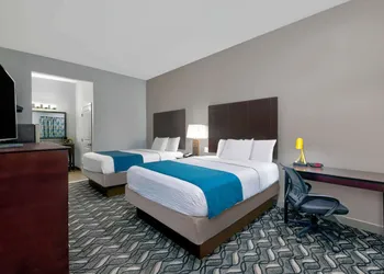 Studio 6 Pleasanton, TX hotel thumbnail 8