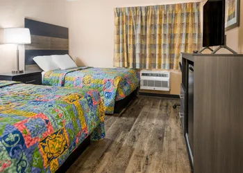 Knights Inn Grand Rapids hotel thumbnail 7