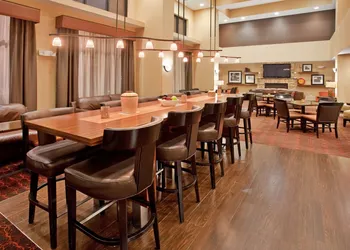 Hampton Inn & Suites Aberdeen hotel thumbnail 2