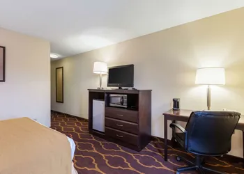 Quality Inn Kearney South hotel thumbnail 6