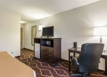 Quality Inn Kearney South hotel thumbnail 7