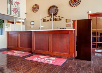 Econo Lodge Black Hills hotel thumbnail 4
