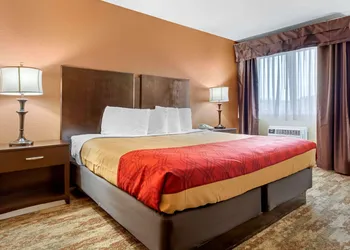 Econo Lodge Black Hills hotel thumbnail 7