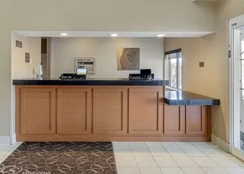 Comfort Suites Normal University area hotel thumbnail 2