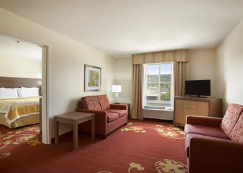 Days Inn & Suites by Wyndham Caldwell hotel thumbnail 8