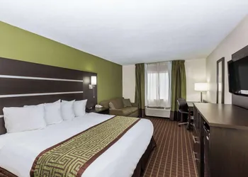Baymont by Wyndham Louisville South/Shepherdsville/I 65 hotel thumbnail 5