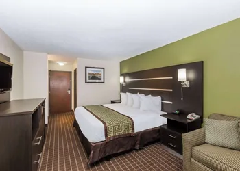 Baymont by Wyndham Louisville South/Shepherdsville/I 65 hotel thumbnail 6