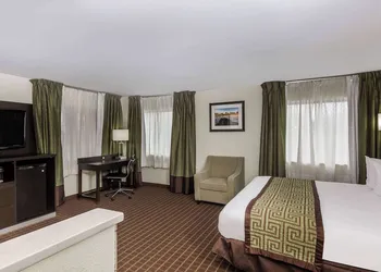 Baymont by Wyndham Louisville South/Shepherdsville/I 65 hotel thumbnail 7