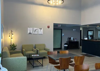 Super 8 by Wyndham Watertown WI hotel thumbnail 2