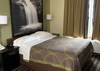 Super 8 by Wyndham Watertown WI hotel thumbnail 6