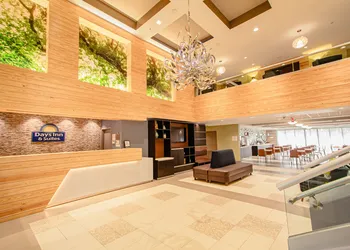 Days Inn & Suites by Wyndham Fort Myers Near JetBlue Park hotel thumbnail 3