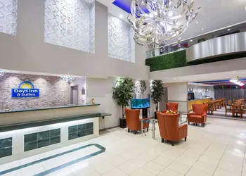 Days Inn & Suites by Wyndham Fort Myers Near JetBlue Park hotel thumbnail 5
