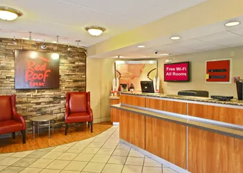 Red Roof Inn Greensboro Coliseum hotel thumbnail 2