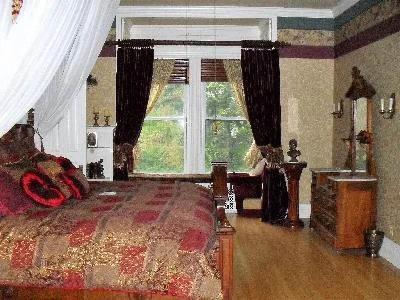 Alexander Mansion Bed and Breakfast hotel detail image 2