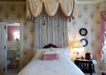 Alexander Mansion Bed and Breakfast hotel thumbnail 8