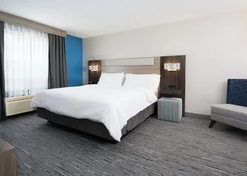 Holiday Inn Express Hotel & Suites SWIFT CURRENT by IHG hotel thumbnail 8