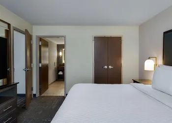Homewood Suites By Hilton Ankeny hotel thumbnail 8