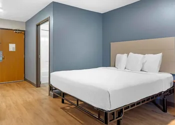 Studio 6 Extended Stay Fort Myers FL hotel thumbnail 4