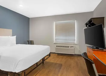Studio 6 Extended Stay Fort Myers FL hotel thumbnail 5