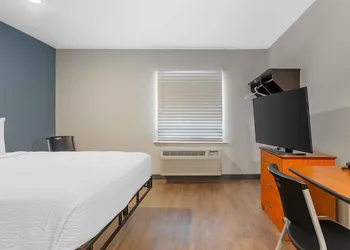 Studio 6 Extended Stay Fort Myers FL hotel thumbnail 6