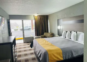 Travelodge by Wyndham Sellersburg / Louisville North hotel thumbnail 6