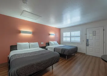 Coastal Valley Inn hotel thumbnail 5