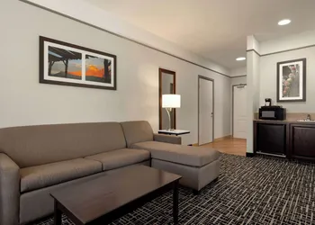 La Quinta Inn & Suites by Wyndham Dumas hotel thumbnail 3