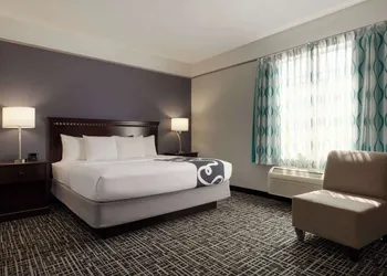 La Quinta Inn & Suites by Wyndham Dumas hotel thumbnail 4