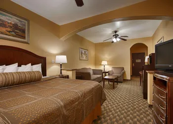 Best Western Plus Manvel Inn & Suites hotel thumbnail 4